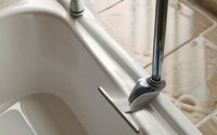 How to reseal a bath without a mess.